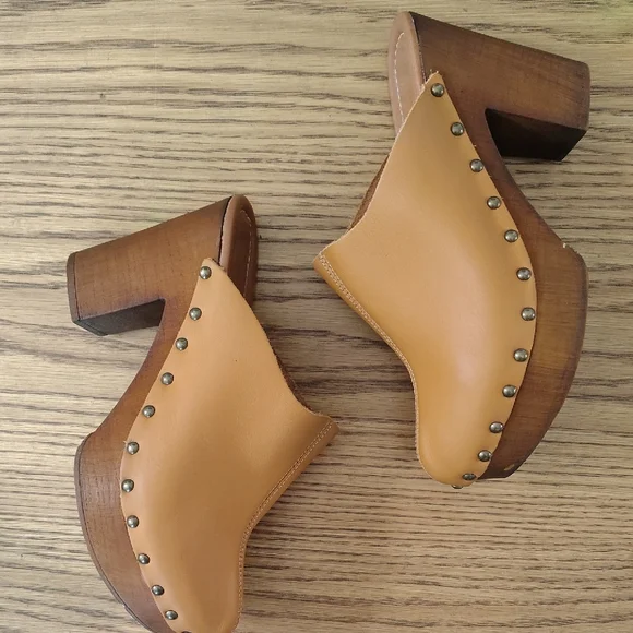 Seychelles Women's Tan Leather Mules - Picture 5 of 11